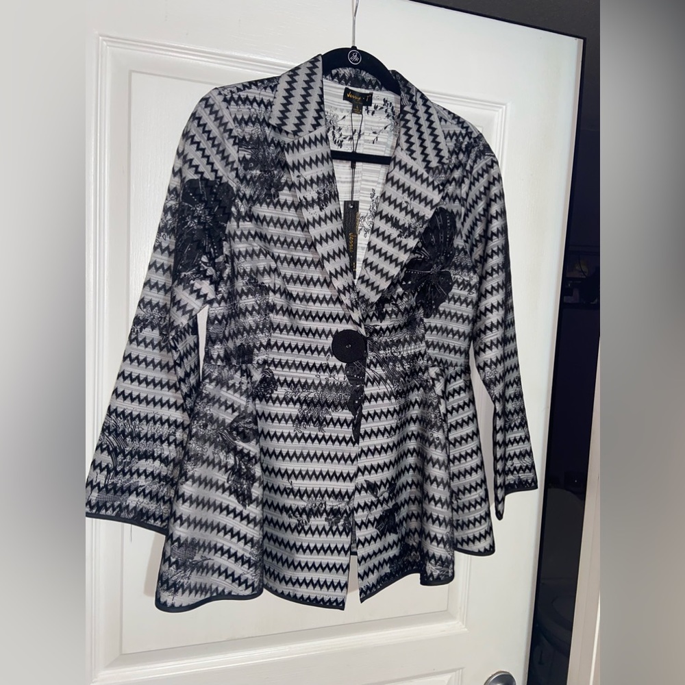 Brand new-Woman blazer in sz L.